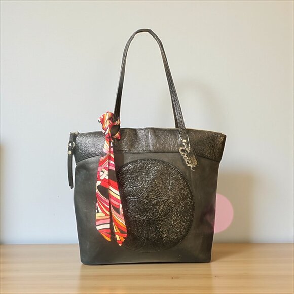 Coach Laura Tote F18335  Black Leather Pebbled Patent Signature  Shoulder Bag - Picture 1 of 8